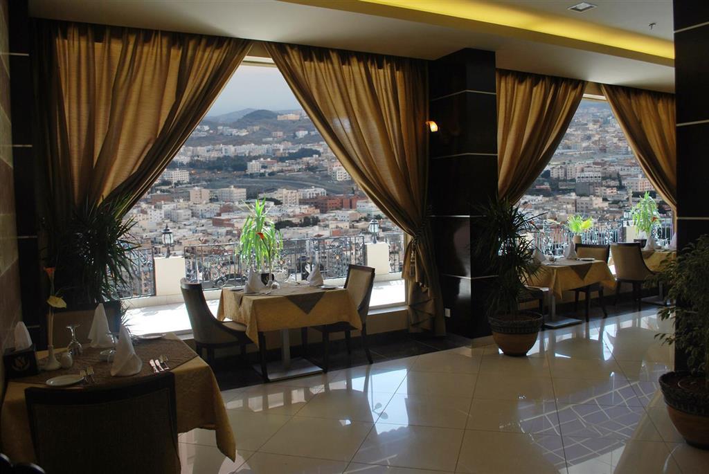 مينا بلازا الطائف Mena Plaza Taif Hotell Restaurang bild